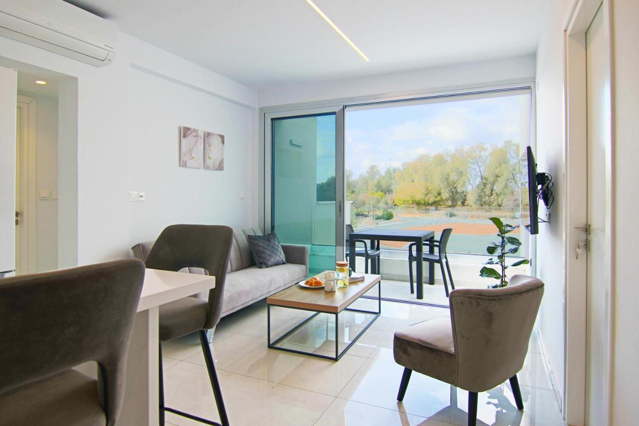 Апартаменты Phaedrus Living - Seaside Executive Flat Harbour 204 Пафос Экстерьер фото
