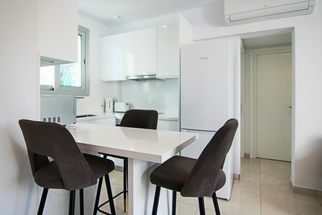 Апартаменты Phaedrus Living - Seaside Executive Flat Harbour 204 Пафос Экстерьер фото