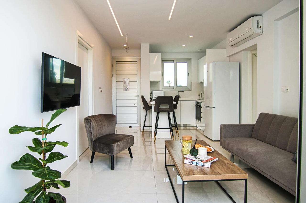 Апартаменты Phaedrus Living - Seaside Executive Flat Harbour 204 Пафос Экстерьер фото